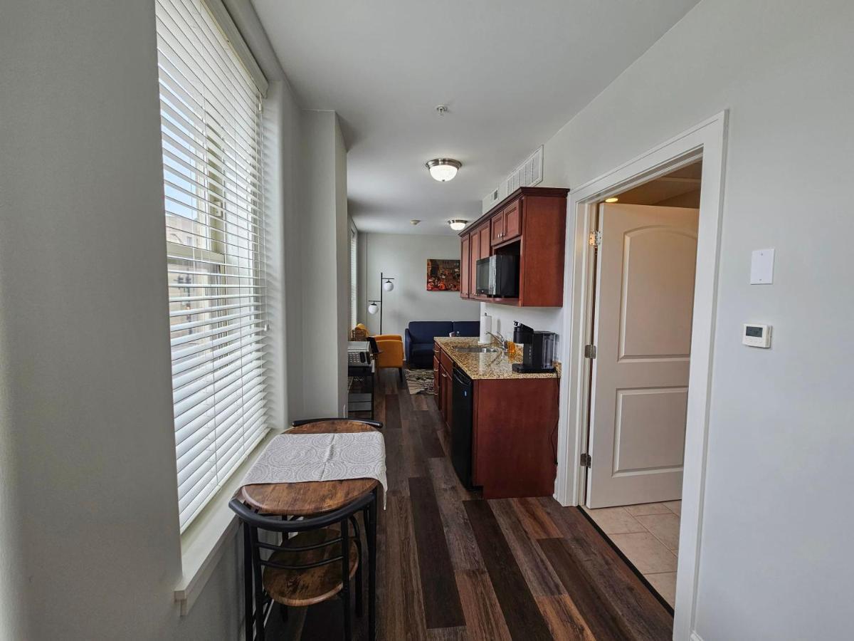 Gorgeous And Spacious Studio At The Historic Inman - 200 Champaign Esterno foto